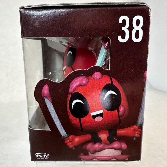 Funko Minis Deadpool In Cake Bobblehead 30th Anniversary Edition NEW SEALED BOX - Picture 3 of 7